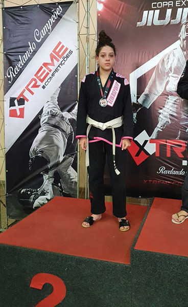 divulgação - Pamela Antonuci foi vice campeã da categoria juvenil feminino todas as faixas até 55 quilos divulgação - Pamela Antonuci foi vice campeã da categoria juvenil feminino todas as faixas até 55 quilos