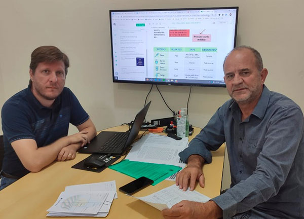 Divulgação - Prefeito José Fernandes e o secretário da Saúde, Adriano Romagnoli Divulgação - Prefeito José Fernandes e o secretário da Saúde, Adriano Romagnoli
