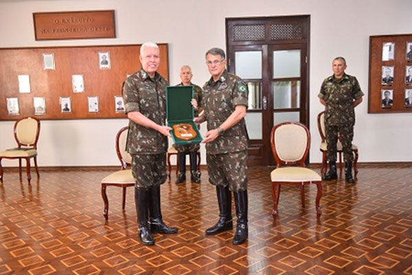 Divulgação - Cerimônia no Salão de Honra em Campo Grande, Mato Grosso do Sul Divulgação - Cerimônia no Salão de Honra em Campo Grande, Mato Grosso do Sul