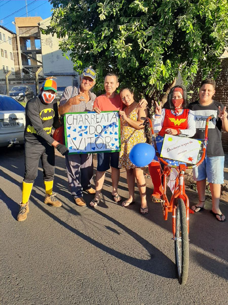divulgação - Amigos e familiares participaram da comemoração divulgação - Amigos e familiares participaram da comemoração