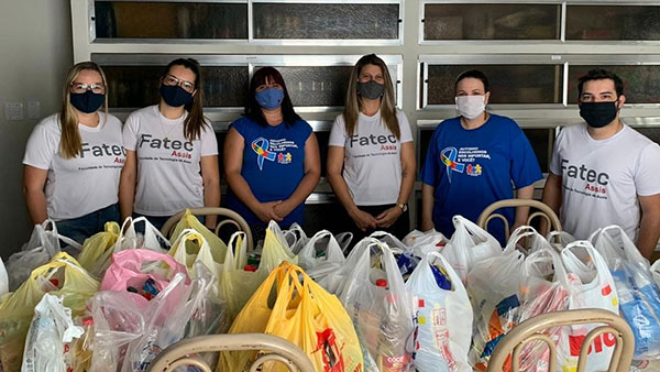 Divulgação - Doações do Trote Solidário da Fatec Assis foram entregues às famílias da Associação Assisense de Autismo Divulgação - Doações do Trote Solidário da Fatec Assis foram entregues às famílias da Associação Assisense de Autismo