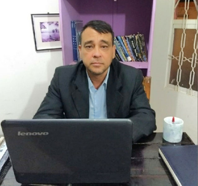Reinaldo Guazelli é especialista em Programação Neurolinguística, depressão e ansiedade e Bariátrica Hipnótica Reinaldo Guazelli é especialista em Programação Neurolinguística, depressão e ansiedade e Bariátrica Hipnótica
