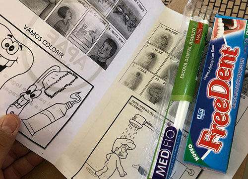 divulgação - Material educativo e kit de higiene bucal distribuídos pela prefeitura de Assis divulgação - Material educativo e kit de higiene bucal distribuídos pela prefeitura de Assis