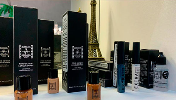 Divulgação - Dama oferece linha profissional de maquiagem como a marca Atelier Paris Divulgação - Dama oferece linha profissional de maquiagem como a marca Atelier Paris