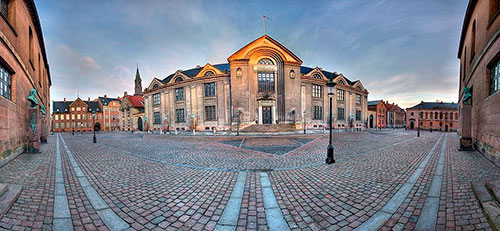 Divulgação - Com mais de 500 anos de historia, a Universidade de Copenhagen figura entre as melhores do Mundo