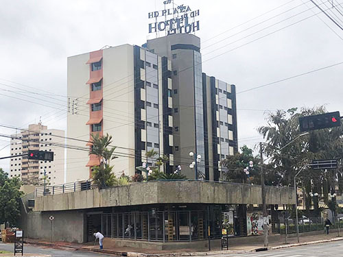 O Restaurante Prazeres 28 está instalado no HD Plaza Hotel, na Avenida Rui Barbosa