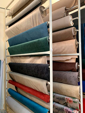 Divulgação - Sued com 30% de desconto, usado para capas de sofá, almofadas, poltronas e puf Divulgação - Sued com 30% de desconto, usado para capas de sofá, almofadas, poltronas e puf