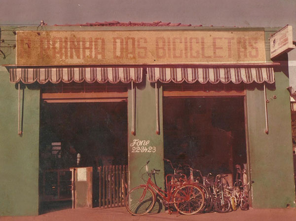 Em 1965 era inaugurada uma nova bicicletaria em Assis conhecida como Em 1965 era inaugurada uma nova bicicletaria em Assis conhecida como