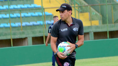 Divulgação - Douglas Marciotto Libonorio foi apresentado e segue com o Assisense na temporada Divulgação - Douglas Marciotto Libonorio foi apresentado e segue com o Assisense na temporada