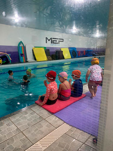 Divulgação - MEP Esportes oferece aulas de natação para bebês e crianças