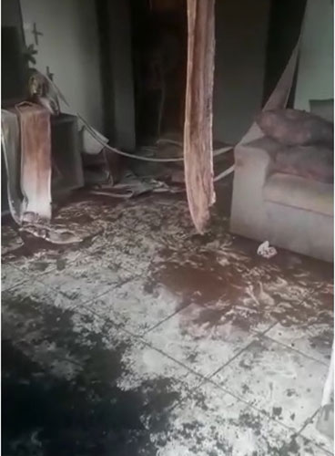 divulgação - Casa destruÃda pelo fogo divulgação - Casa destruÃda pelo fogo