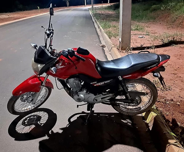 Divulgação PM - Moto apreendida