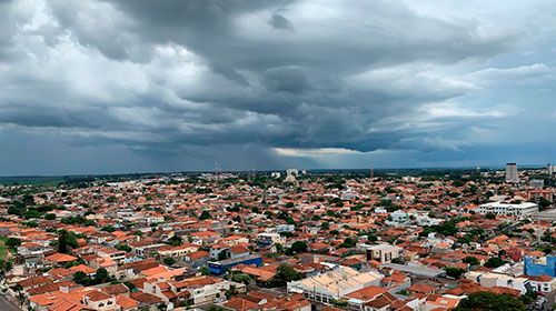 Divulgação - Tempo segue fechado e com previsão de chuva para o final de semana