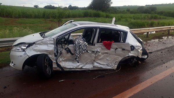 divulgação - Carro envolvido no segundo acidente