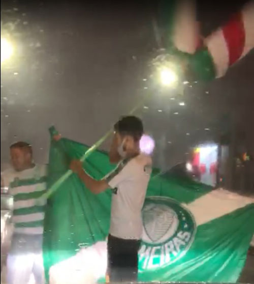 João Pedro Coelho - Torcedores na Avenida Rui Barbosa