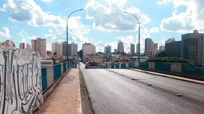 Divulgação - Viaduto em Araraquara durante decreto que impõe medidas restritivas ? Foto: Ana Marin/G1 Divulgação - Viaduto em Araraquara durante decreto que impõe medidas restritivas ? Foto: Ana Marin/G1