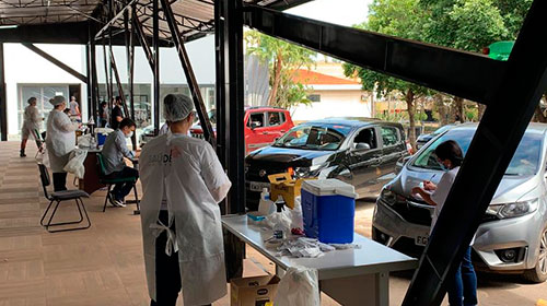 Divulgação - Vacinas serão aplicadas por sistema drive-thru e nos pontos fixos de vacinação