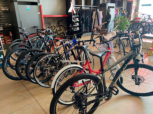 Divulgação - Pedalar ajuda a superar o isolamento social Divulgação - Pedalar ajuda a superar o isolamento social