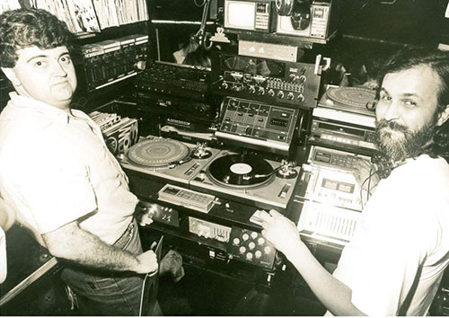 divulgação - DJ Zé Marcos na cabine de som - Arquivo Pessoal Zé Marcos