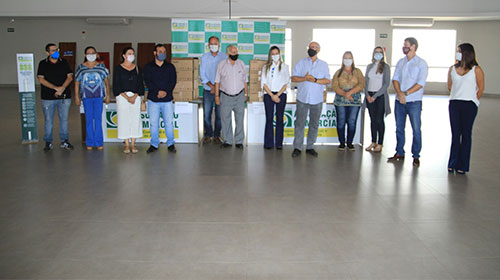 Divulgação - ACIA e seus Conselhos do Jovem e da Mulher Empreendedora fazem entrega dos capacetes respiradores / Imagem: Ivan Mello Divulgação - ACIA e seus Conselhos do Jovem e da Mulher Empreendedora fazem entrega dos capacetes respiradores / Imagem: Ivan Mello
