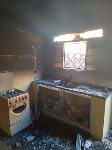 Divulgação - Motorista de aplicativo tem casa destruída por incêndio e pede ajuda para reconstruí-la / Imagens: Arquivo Pessoal Fabiano Divulgação - Motorista de aplicativo tem casa destruída por incêndio e pede ajuda para reconstruí-la / Imagens: Arquivo Pessoal Fabiano