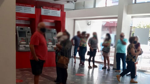 divulgação - Funcionário do Santander testa positivo para COVID-19 e apenas um caixa está em funcionamento divulgação - Funcionário do Santander testa positivo para COVID-19 e apenas um caixa está em funcionamento