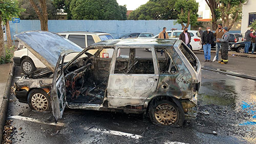 divulgação - Carro ficou destruído