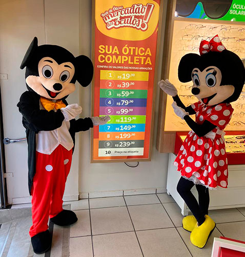 Divulgação - Mickey e Minnie são atrações especiais na ótica Divulgação - Mickey e Minnie são atrações especiais na ótica