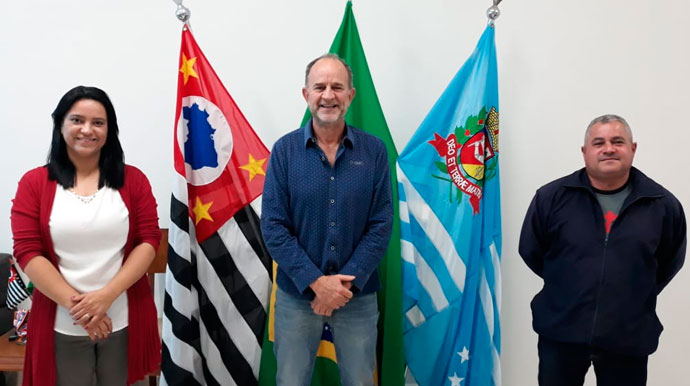 Divulgação - Vanessa Eugênio, José Fernandes e Carlinhos Zé Gotinha no gabinete do prefeito na tarde dessa quarta-feira -  Foto: Divulgação