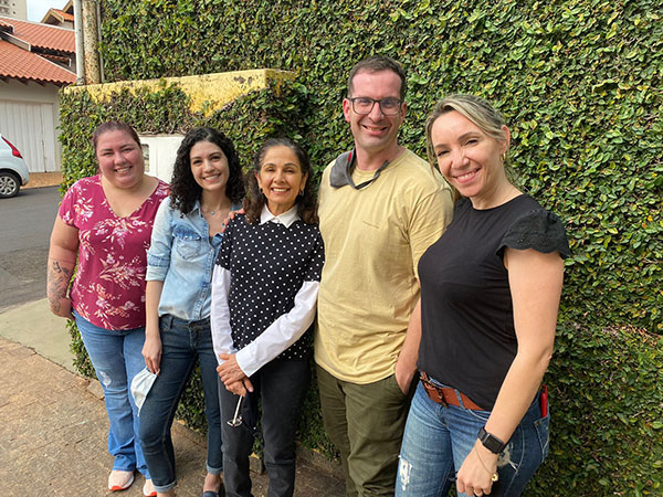 Teachers Joanna, Amanda, Lucille, Thiago e Gisele Teachers Joanna, Amanda, Lucille, Thiago e Gisele