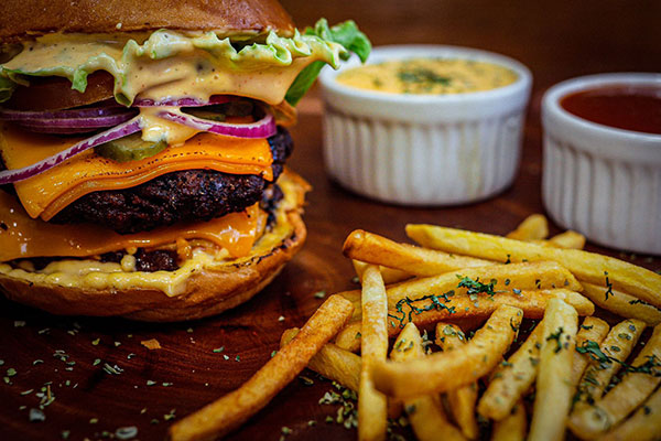 Aproveite o melhor Fast Food agora também no horário de almoço Aproveite o melhor Fast Food agora também no horário de almoço