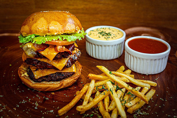 O horário de atendimento da Star Burger é das 11h às 23h O horário de atendimento da Star Burger é das 11h às 23h