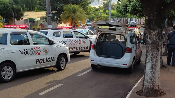 Divulgação - PM abordou suspeitos na Oto Ribeiro em Assis -  Foto: Divulgação