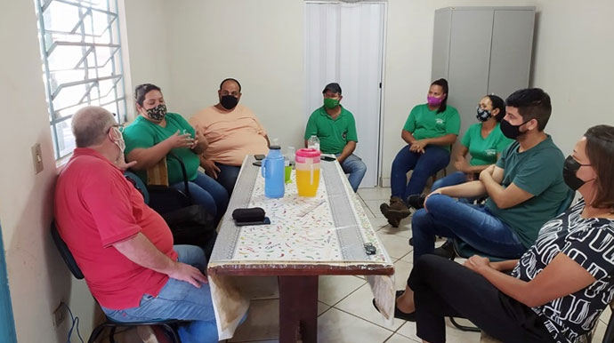 Divulgação - Reunião entre Secretaria do Meio Ambiente e cooperados da COOCASSIS - Foto: Divulgação Divulgação - Reunião entre Secretaria do Meio Ambiente e cooperados da COOCASSIS - Foto: Divulgação