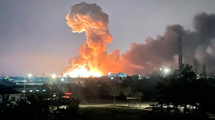 Gabinete do Presidente da Ucrânia - Explosão é vista na capital ucraniana de Kiev na quinta-feira, 24 de fevereiro - Foto: Gabinete do Presidente da Ucrânia