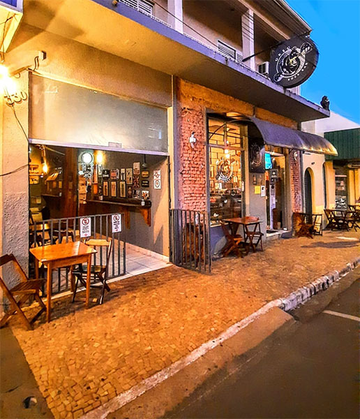 O Urso Rock Bar fica localizado na Rua JV da Cunha e Silva, 334, no Centro de Assis O Urso Rock Bar fica localizado na Rua JV da Cunha e Silva, 334, no Centro de Assis