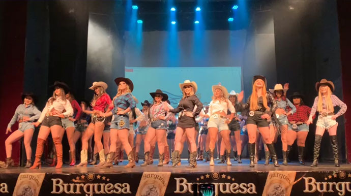 AssisCity - Apresentação das candidatas durante evento no teatro AssisCity - Apresentação das candidatas durante evento no teatro