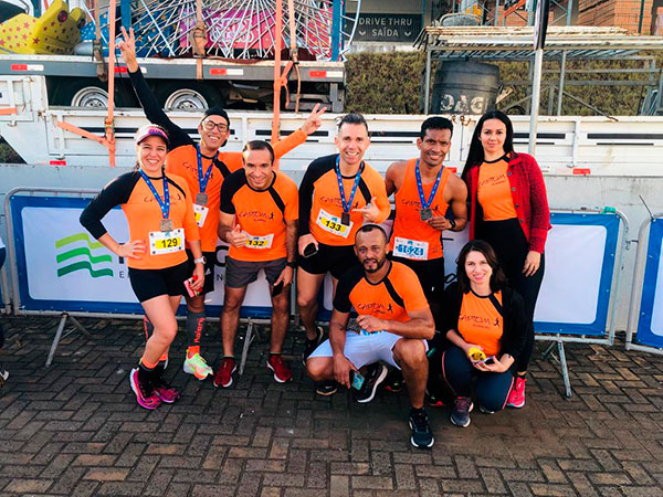 Divulgação - Equipe que correu em Londrina - Foto: Divulgação Divulgação - Equipe que correu em Londrina - Foto: Divulgação
