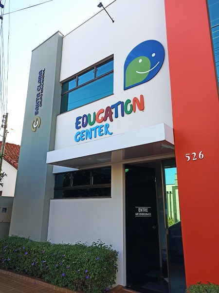 Education Center fica na rua Augusto Gozzi, 526 no Centro de Cândido Mota