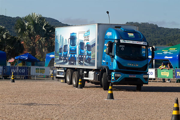 Divulgação - Participantes concorrem a um caminhão - Foto: Divulgação Divulgação - Participantes concorrem a um caminhão - Foto: Divulgação