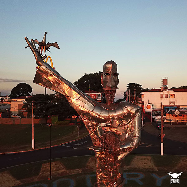 Divulgação - Estátua de São Francisco de Assis na Avenida Rui Barbosa em Assis - Foto: Divulgação/Mundozinhos Divulgação - Estátua de São Francisco de Assis na Avenida Rui Barbosa em Assis - Foto: Divulgação/Mundozinhos