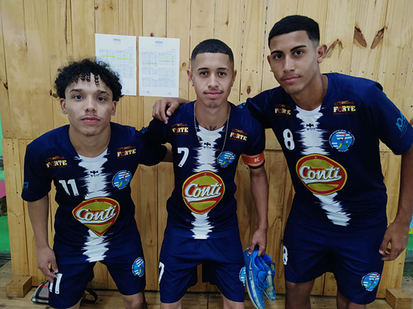 Divulgação - Victor Hugo, Felipe e Gustavo foram os goleadores do jogo - Foto: Divulgação/Ana Ferreira