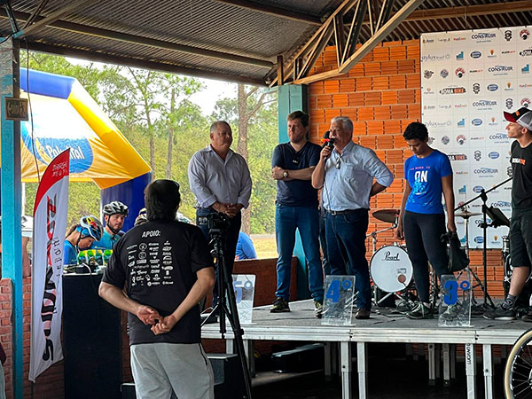 Divulgação - Autoridades presentes na inauguração da ciclorota Forno da Onça - Foto: Divulgação Divulgação - Autoridades presentes na inauguração da ciclorota Forno da Onça - Foto: Divulgação