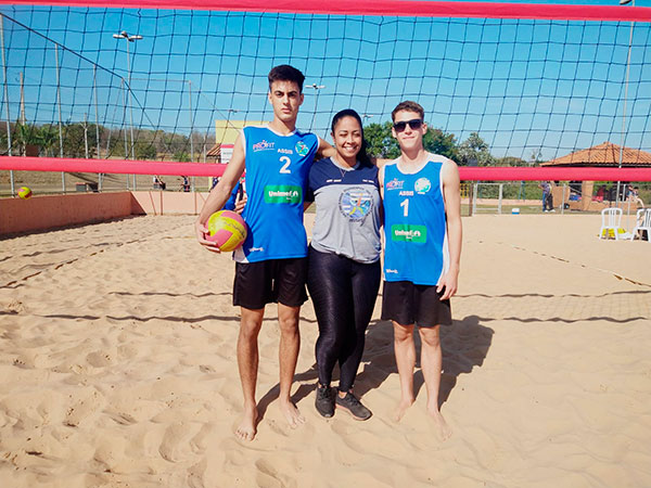 Divulgação - Equipe de Vôlei de Praia de Assis - Foto: Divulgação Divulgação - Equipe de Vôlei de Praia de Assis - Foto: Divulgação