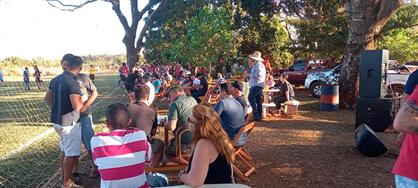 Divulgação - Público reunido para a final do 1° Torneio Bola e Viola em Assis - Foto: Divulgação