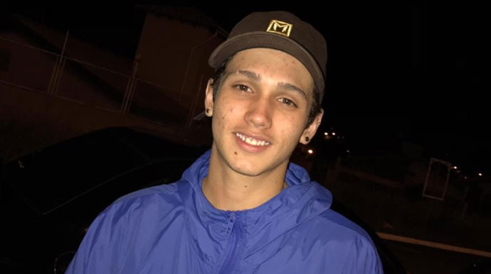 Divulgação - Leandro Rosendo, 18 anos, morreu após ser atingido por carro na avenida Divulgação - Leandro Rosendo, 18 anos, morreu após ser atingido por carro na avenida