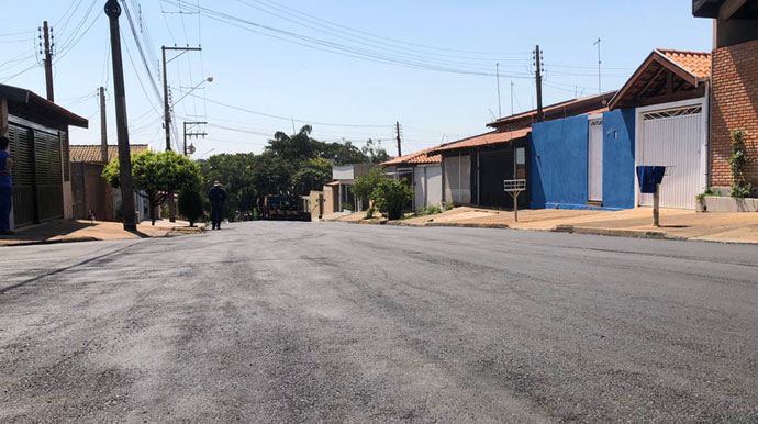 Divulgação - Asfalto para todos chega ao Bairro Assis 3 / Foto: PMA Divulgação - Asfalto para todos chega ao Bairro Assis 3 / Foto: PMA