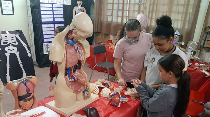 Assessoria PMA - Alunos participam da Feira de Ciências em Assis - Foto: PMA Assessoria PMA - Alunos participam da Feira de Ciências em Assis - Foto: PMA