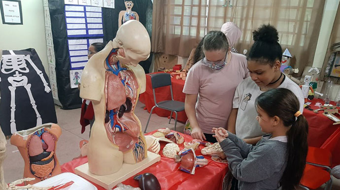 Assessoria PMA - Alunos participam da Feira de Ciências em Assis - Foto: PMA