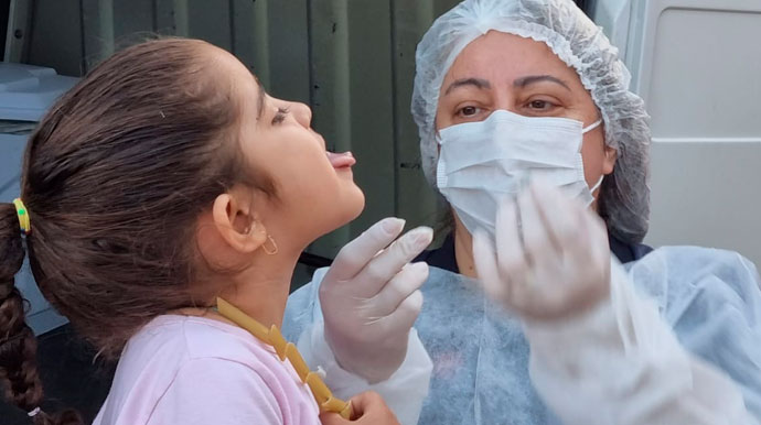 divulgação - Crianças recebem duas gotinhas contra a paralisia infantil - Foto: Divulgação/Assessoria PMA divulgação - Crianças recebem duas gotinhas contra a paralisia infantil - Foto: Divulgação/Assessoria PMA